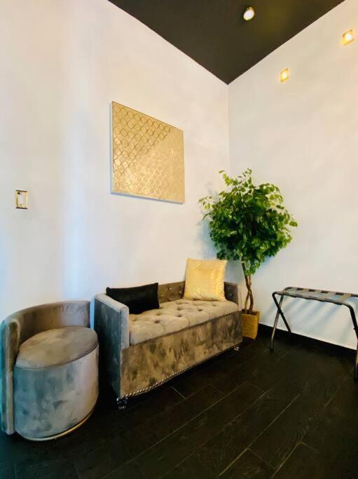 Pasavento - Modern Black Suite Camaceyes Esterno foto
