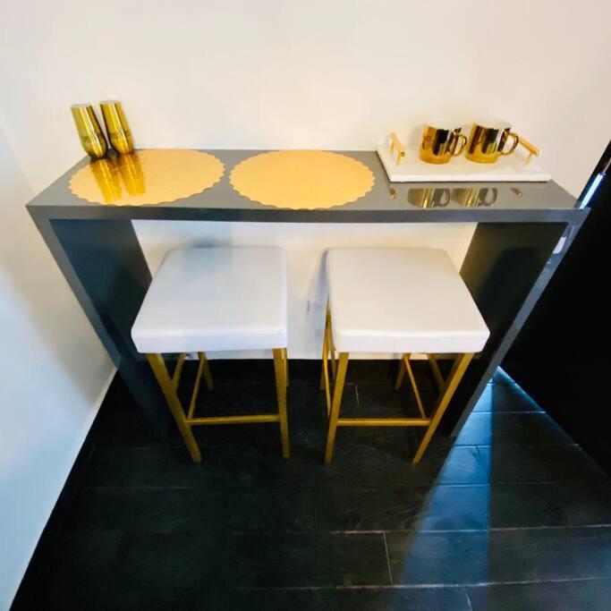 Pasavento - Modern Black Suite Camaceyes Esterno foto